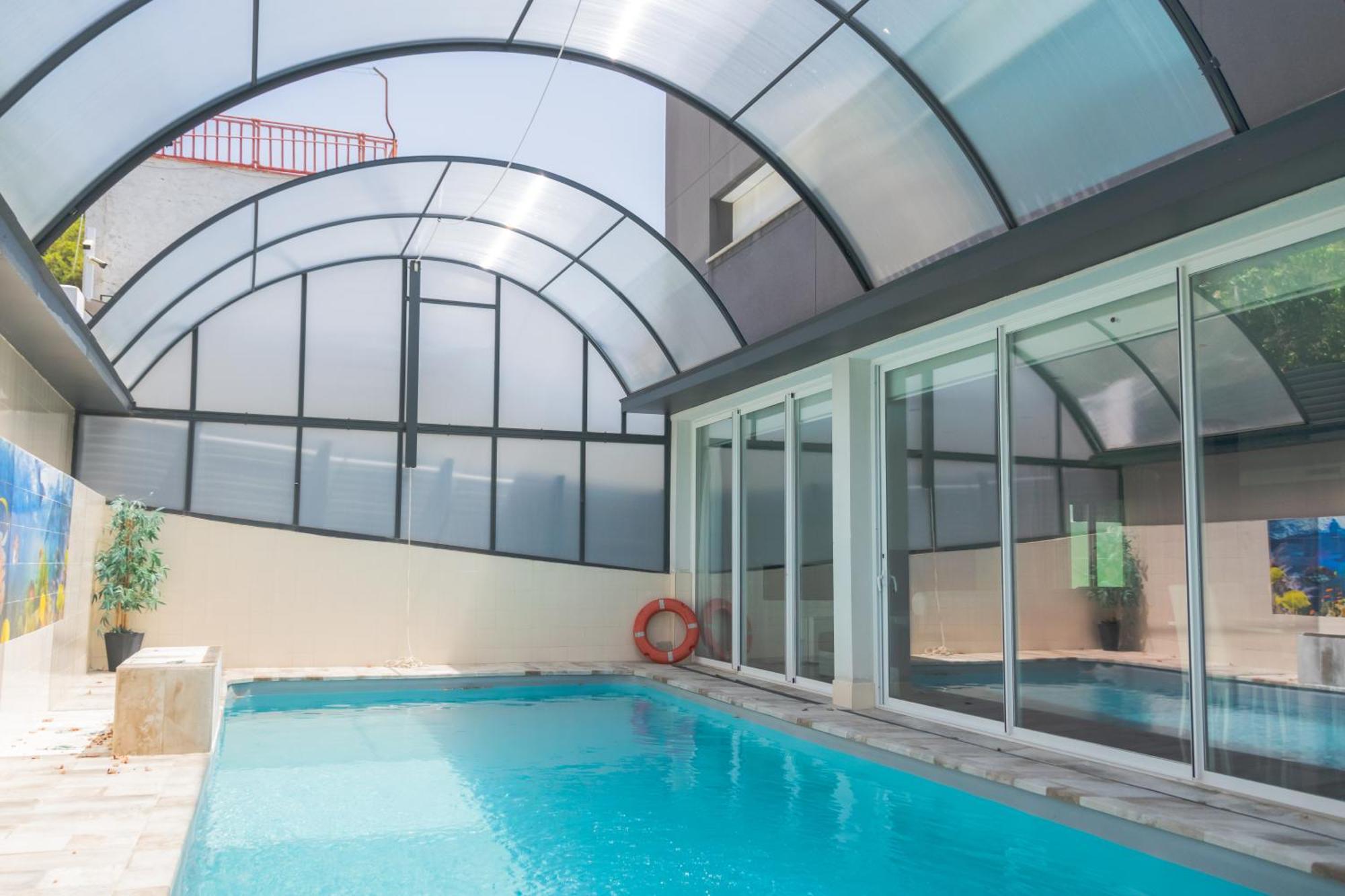 Luxurious Villa Marly II カステルデフェルス エクステリア 写真
