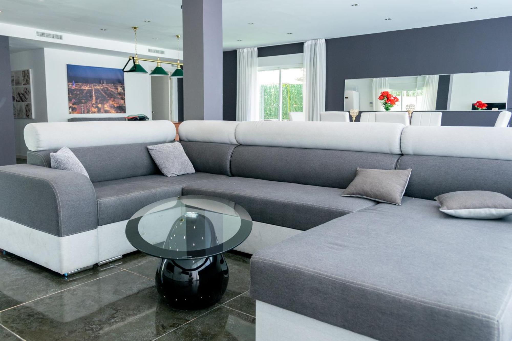Luxurious Villa Marly II カステルデフェルス エクステリア 写真